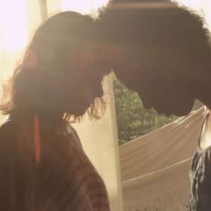 Geraldine Chaplin con Yanet Mojica in Sand Dollars