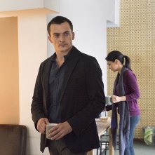 Homeland: l'attore Rupert Friend in un scena di Iron in the Fire