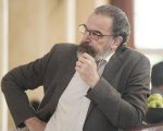 I puffi 3: Mandy Patinkin sarà la voce di Grande Puffo