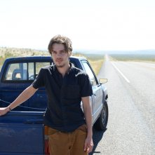 Boyhood: Ellar Coltranein età adulta in una scena del film