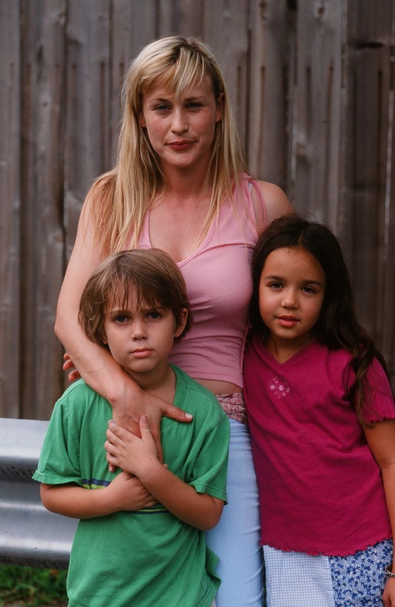 Boyhood: Ellar Coltrane con Patricia Arquette e Lorelei Linklater in una foto promozionale