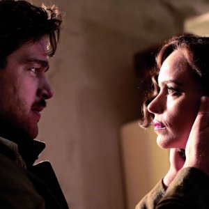 Phoenix: Nina Hoss insieme a Ronald Zehrfeld in una scena del film