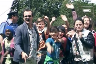 Intervista a Christian De Sica - La scuola più bella del mondo