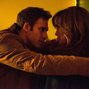 Il ragazzo della porta accanto: Jennifer Lopez e Ryan Guzman in una scena