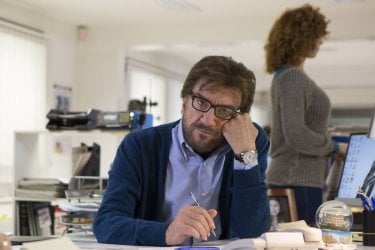 Una pallottola nel cuore: Gigi Proietti protagonista della fiction in una foto di scena