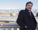 Una pallottola nel cuore: Gigi Proietti, novello Sherlock Holmes alle prese con i Cold Case