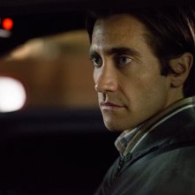 Lo Sciacallo - Nightcrawler: Jake Gyllenhaal nel ruolo del giornalista Lou Bloom in una scena