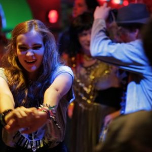 All Cats Are Grey: la protagonista Manon Capelle in una foto dal set