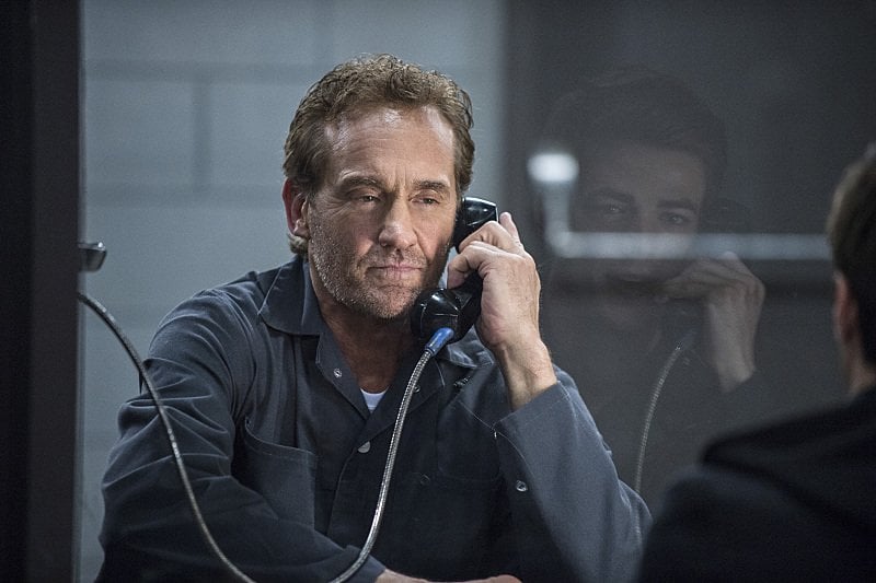 The Flash: John Wesley Shipp in una scena di The Things You Can't Outrun