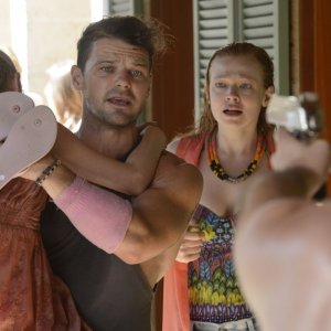 These Final Hours - 12 ore alla fine: Nathan Phillips con Angourie Rice e Sarah Snook in una drammatica scena