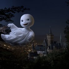 Un fantasma per amico: il fantasmino con le chiavi del castello stregato in una scena del film