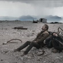 Index Zero: Ana Ularu con Simon Merrells una scena del film fantascientifico