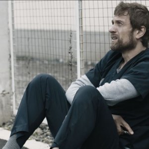 Index Zero: Simon Merrells in una scena del film fantascientifico