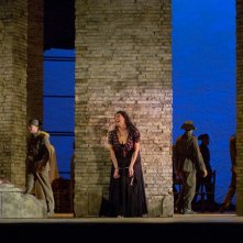 Carmen: Anita Rachvelishvili in una scena dello spettacolo live HD dal Metropolitan Opera di New York