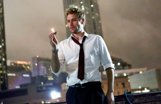 Constantine: Matt Ryan nel primo episodio della serie