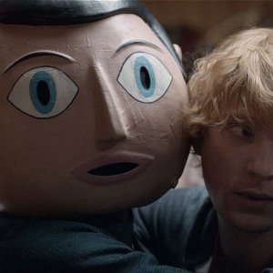 Frank: Michael Fassbender con Domhnall Gleeson in una scena