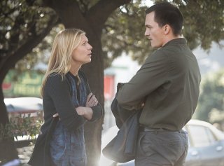 Homeland: Claire Danes e Rupert Friend in una scena di About A Boy