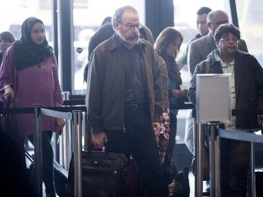 Homeland: Mandy Patinkin interpreta Saul nell'episodio intitolato About A Boy