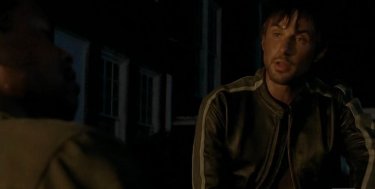 The Walking Dead: Andrew J. West in una scena dell'episodio Un tetto e quattro mura