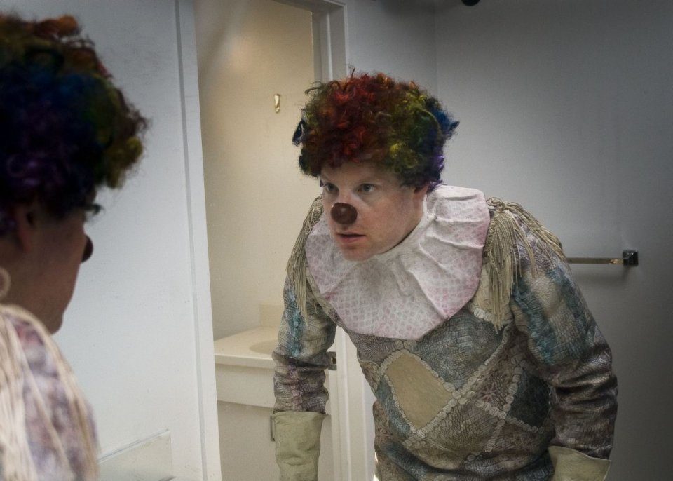 Clown: Andy Powers in una scena dell'horror