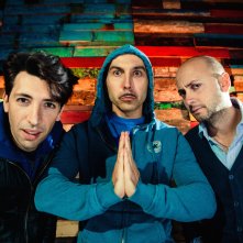 Italiano medio: un'immagine promozionale con Maccio Capatonda, Luigi Luciano e Enrico Venti.