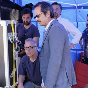 La scuola più bella del mondo: Rocco Papaleo guarda i giornalieri con il regista Luca Miniero