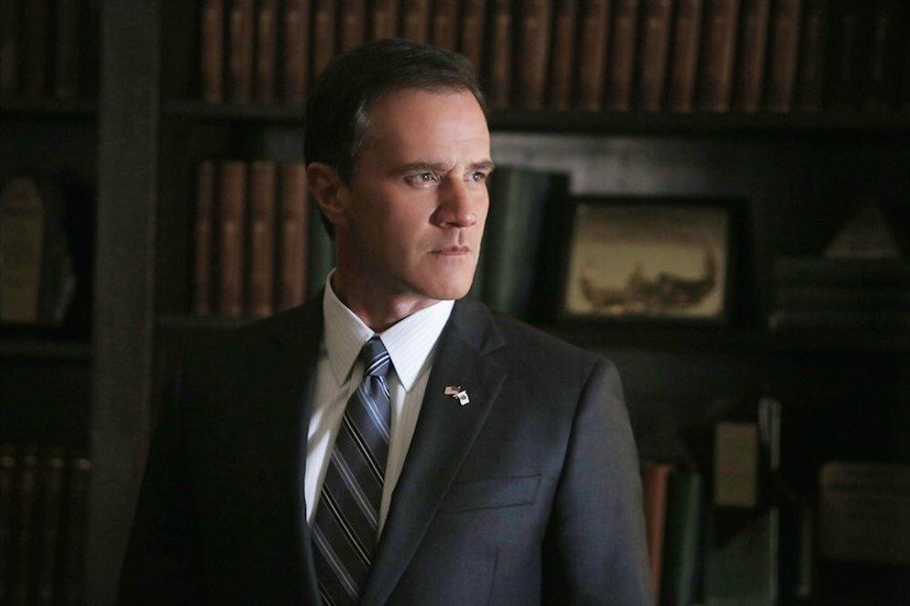 Agents of S.H.I.E.L.D.: Tim DeKay interpreta il senatore Christian Ward in A Fractured House