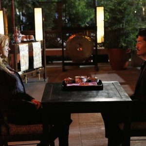 Agents of S.H.I.E.L.D.: Adrianne Palicki e Brian Tee in una scena di A Fractured House