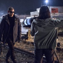 The Flash: gli attori Wentworth Miller e Carlos Valdes nella puntata Going Rogue
