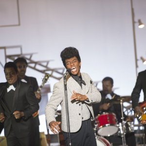 Get on Up: Chadwick Boseman con Nelsan Ellis in un'immagine del film