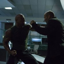 Fast & Furious 7: Dwayne Johnson e Jason Statham si affrontano senza esclusione di colpi in una scena