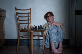 La Teoria del Tutto: Eddie Redmayne nei panni di Stephen Hawking in una scena del film