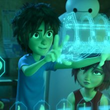 Big Hero 6: Fred con Wasabi, Honey Lemon, GoGo Tomago e Hiro in una scena del film d'animazione