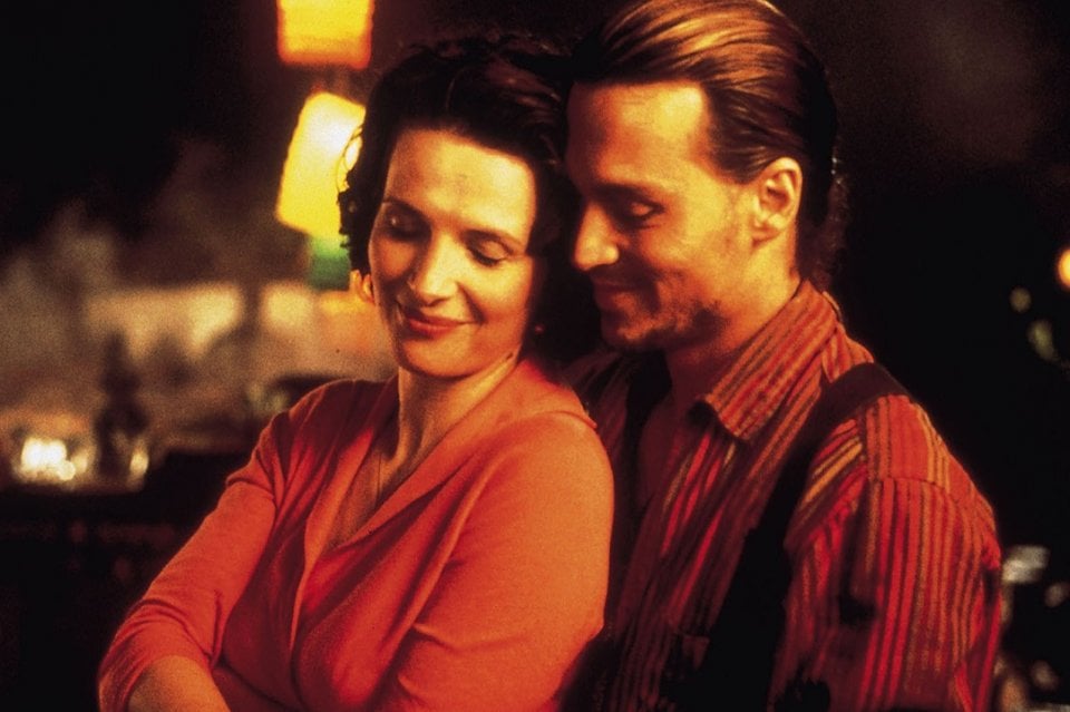 Chocolat: una scena con Juliette Binoche e Johnny Depp