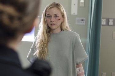 The Walking Dead: Emily Kinney interpreta Beth in Il prezzo della salvezza