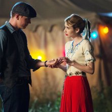 American Horror Story Freak Show: Evan Peters ed Emma Roberts in Pink Cupcakes