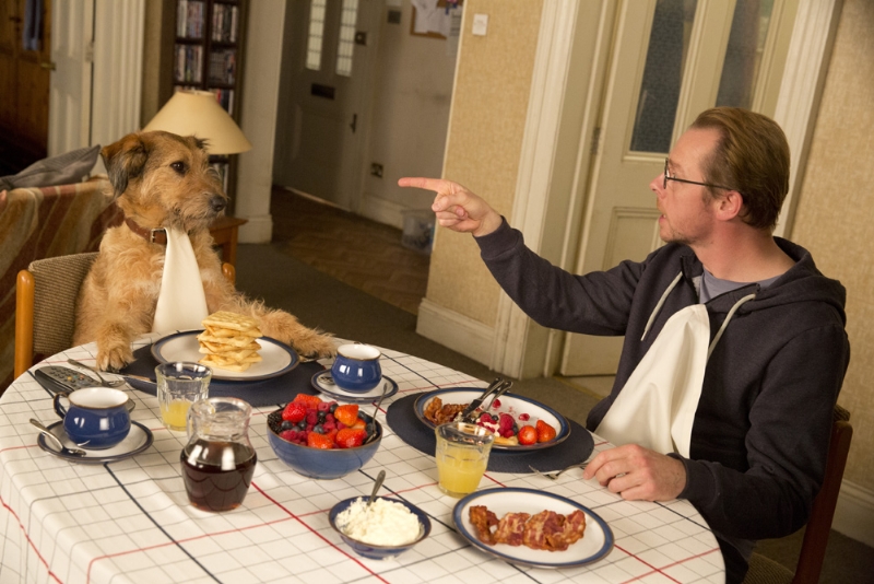Un'occasione da Dio: Simon Pegg fa colazione insieme la suo cane