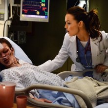 Grey's Anatomy: l'attrice Camilla Luddington in una scena dell'episodio Don't Let's Start