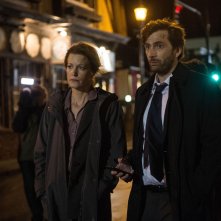 Gracepoint: i protagonisti Anna Gunn e David Tennant nel sesto episodio