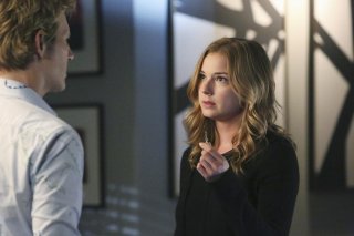 Revenge: Emily VanCamp e Gabriel Mann in una scena dell'episodio Ambush