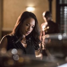 The Flash: Candice Patton e Grant Gustin nella puntata Plastique