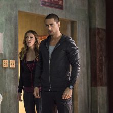 Arrow: Katie Cassidy e J.R. Ramirez nell'episodio intitolato Guilty