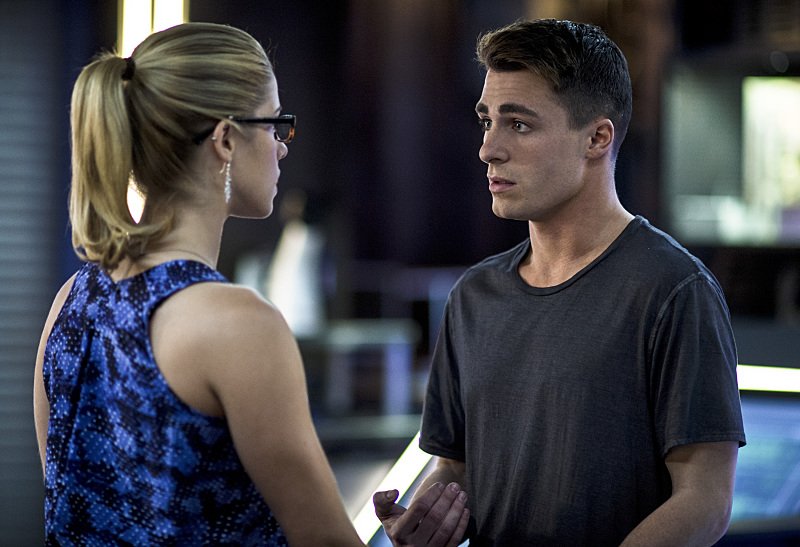 Arrow: Emily Bett Rickards e Colton Haynes nell'episodio Guilty