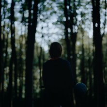 Violet: César De Sutter (di spalle) in una scena del film