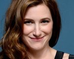 Kathryn Hahn nella serie Showtime Happyish