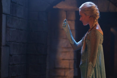 C'era una volta: Georgina Haig interpreta Elsa in Smash the Mirror