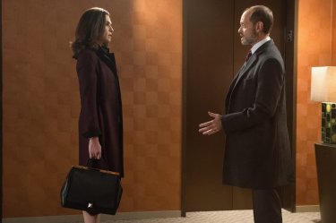 The Good Wife: Julianna Margulies e David Hyde Pierce nell'episodio intitolato Sticky Content