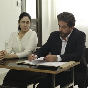 Viviane: Ronit Elkabetz con Menashe Noy in una scena