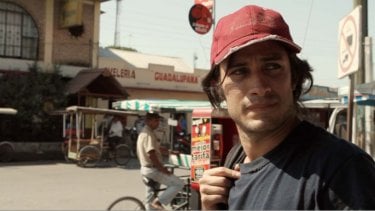 Chi è Dayani Cristal?: Gael Garcia Bernal in una scena tratta dal film diretto da Marc Silver