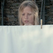 Eau Zoo: Margaux Lonnberg in una scena del film